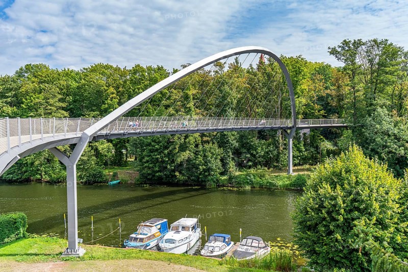 Vineyard bridge over the Havel