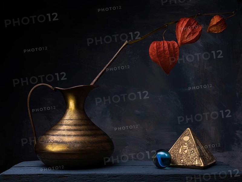 Still life with gilded pyramid