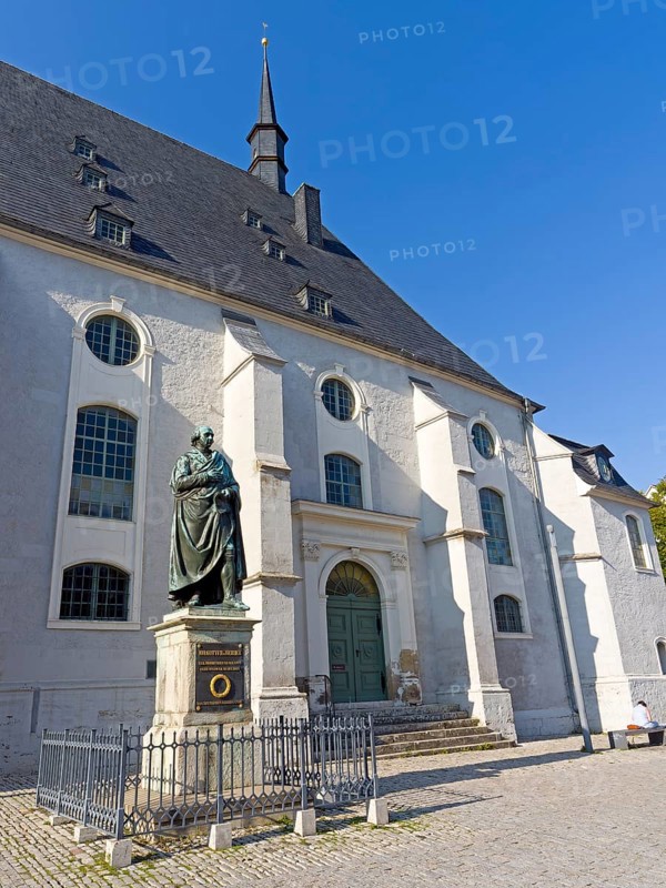 Monument to Johann Gottfried Herder