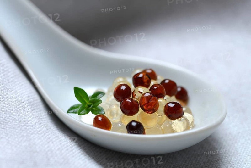 Aceto pearls in ceramic spoon