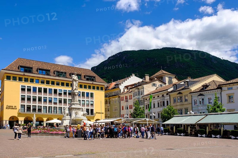 Waltherplatz with the monument to Walther von der Vogelweide