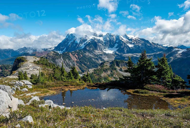 Small mountain lake at Tabletop Mountain