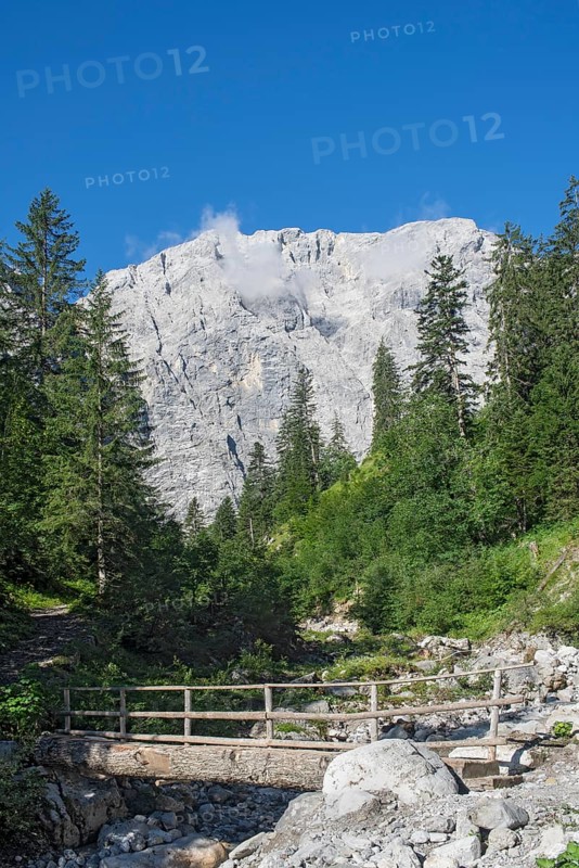 Grubenkarspitze with hiking trail into the Enger Grund