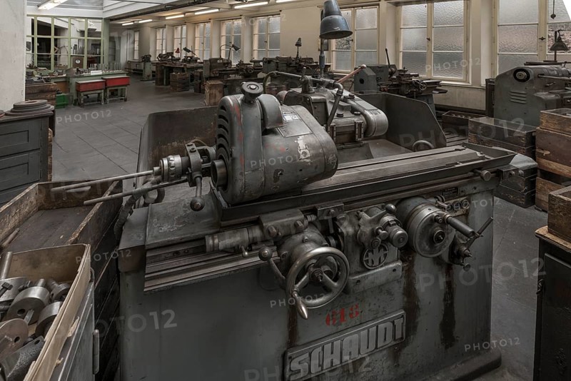 Lathe for valves in a historic lathe shop