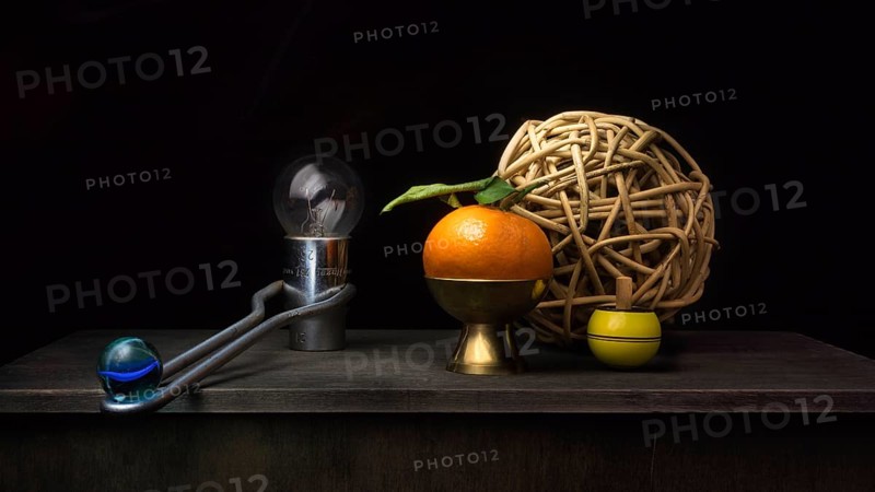 Still life with tangerine