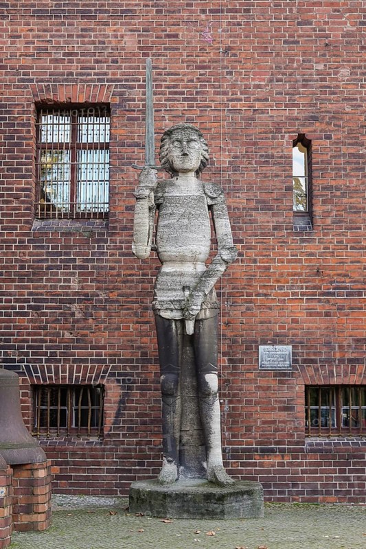 Roland Statue