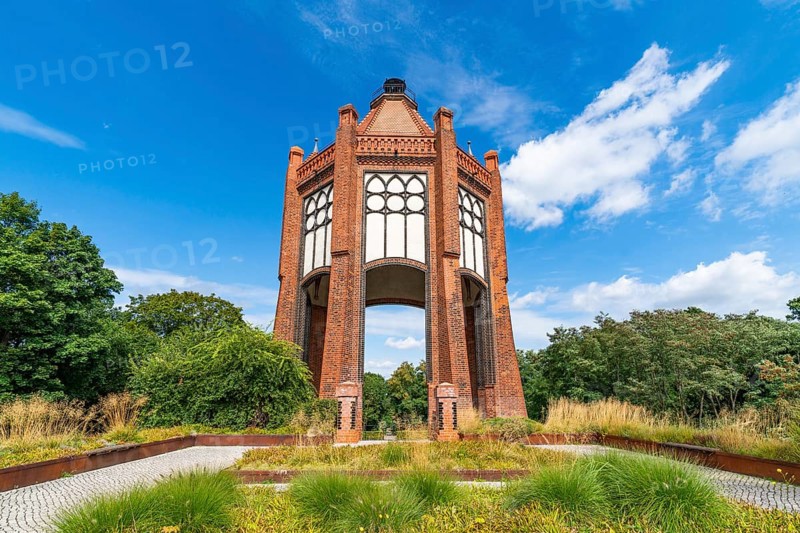 Bismarck Tower on the Vineyard