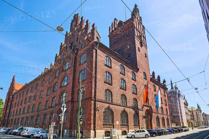 New courthouse by Friedrich von Thiersch 1905