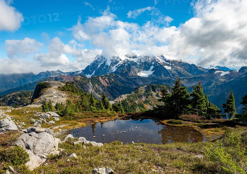 Small mountain lake at Tabletop Mountain