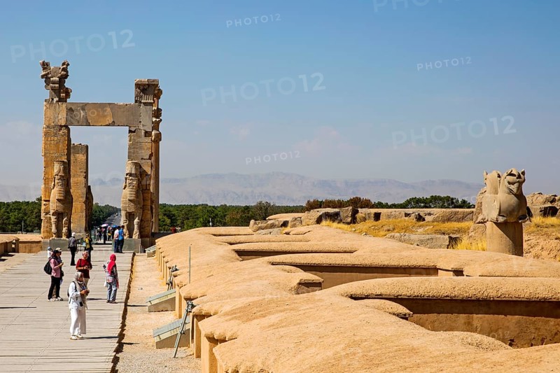 Gate of all countries with winged mixed creatures