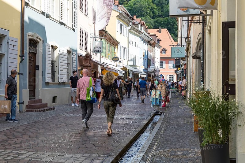 Pedestrian zone Schusterstrasse with Baechle