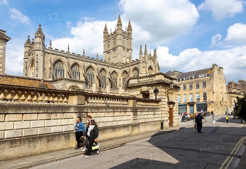 Bath Abbey church from outside Roman Baths