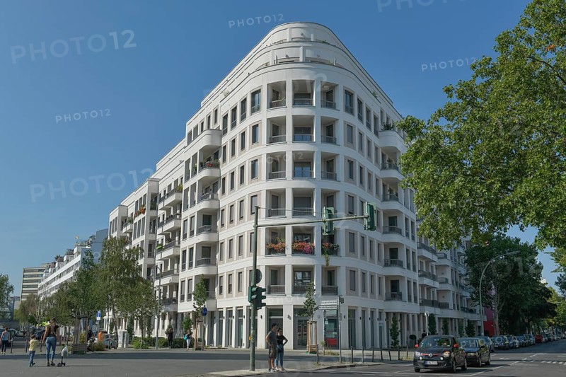 New building Carre Voltaire