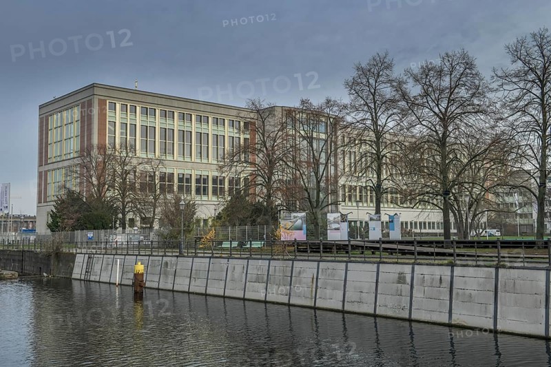 ESMT