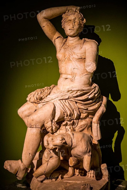 Marble statue of Dionysus