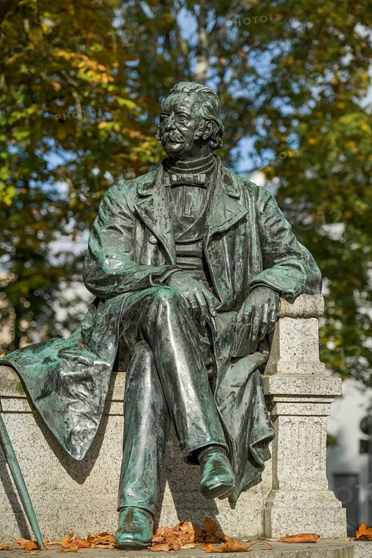 Theodor Fontane Monument