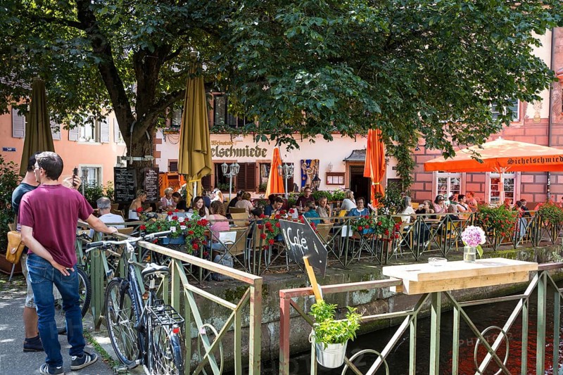 Restaurant with outdoor seating on the island on the Gewerbekanal
