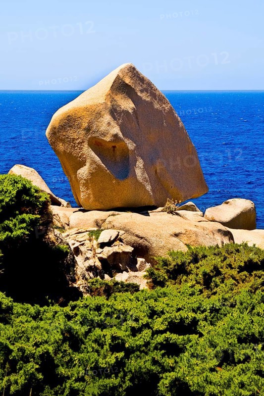 Bizarre granite rocks