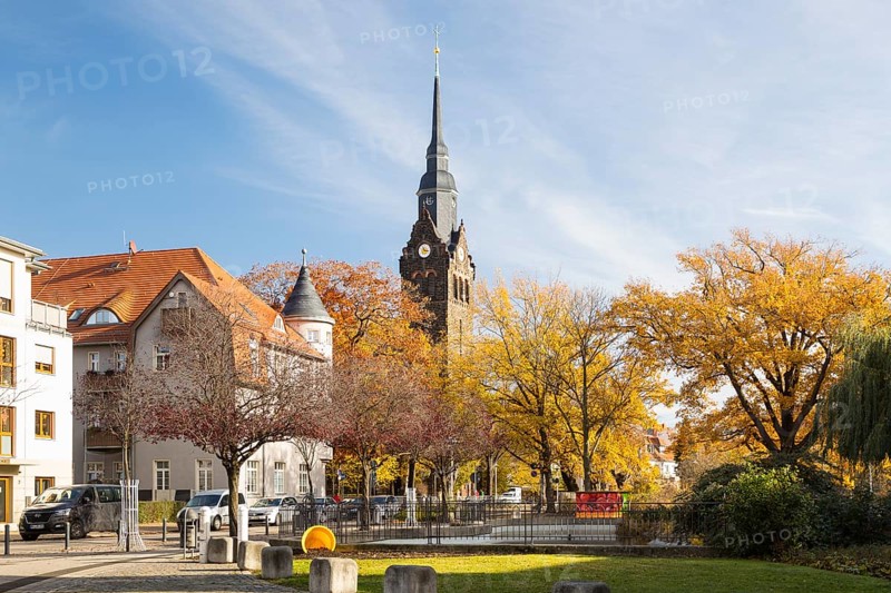 Wettinplatz and New Church of St. Peter and Paul in Autumn