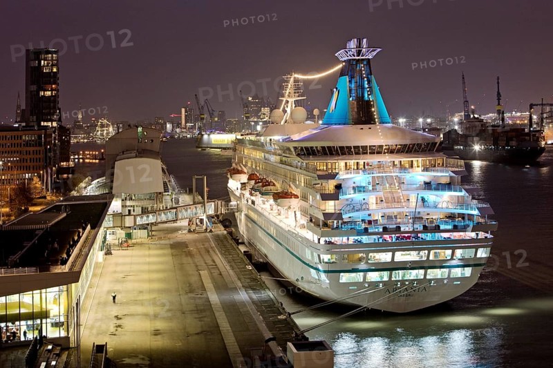Hamburg Cruise Center Altona with the cruise ship Artania at night