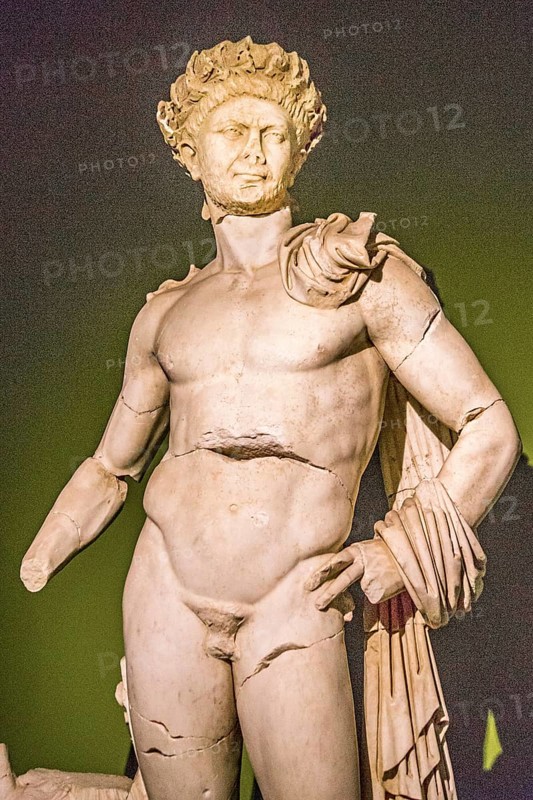 Marble statue of Emperor Traian