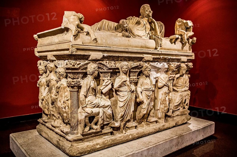 Marble sarcophagus of Domitias Julianus and Domita Philiska