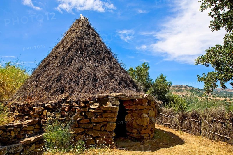 Replica Nuragher huts at Su Tempiesu