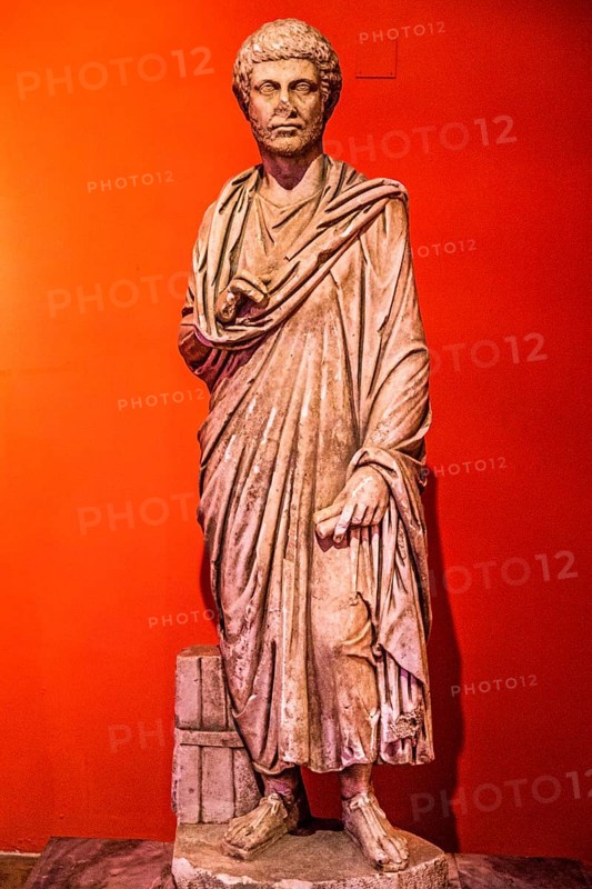 Marble statue of the Clerk