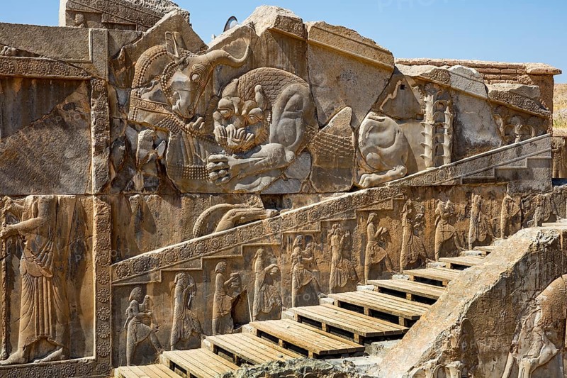 Relief Lion Fighting with Bull