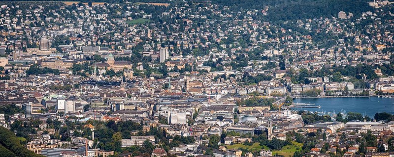 View from Uetliberg over the Atlstadt of Zurich and Lake Zurich