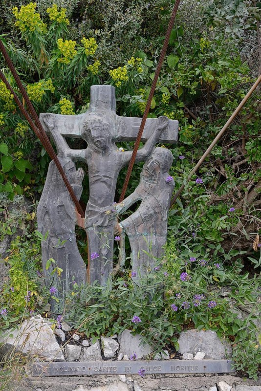 Sculptures on the Via crucis