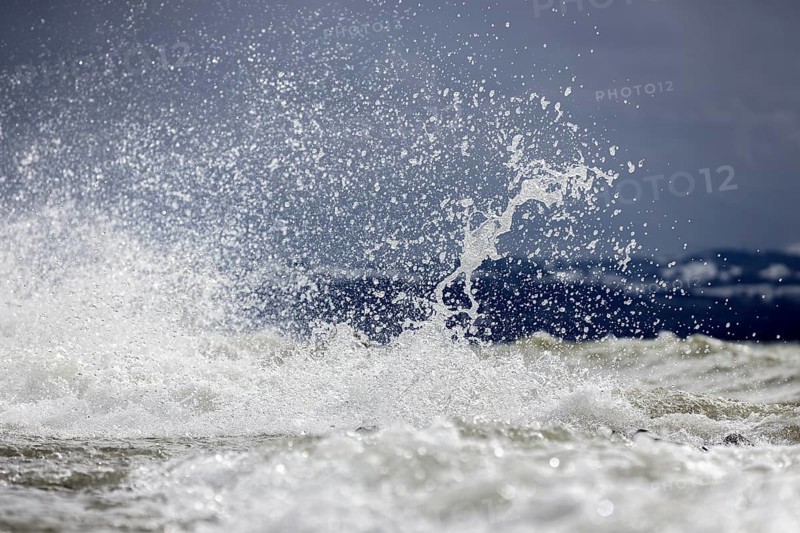 Storm Lolita raging on the stony shore in Hagnau