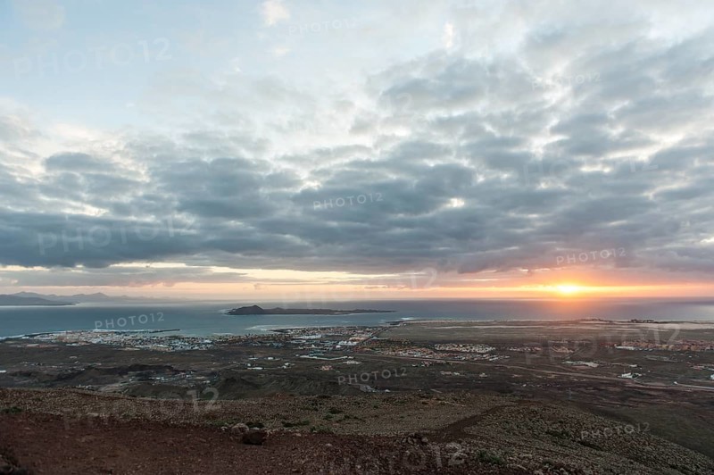 Sunrise the sea