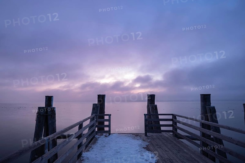 Steam pier on Lake Lake Ammer in winter