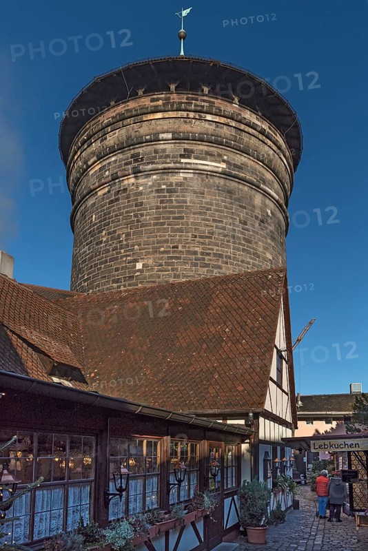 Handwerkerhof with Frauentorturm