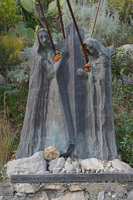 Sculptures on the Via crucis