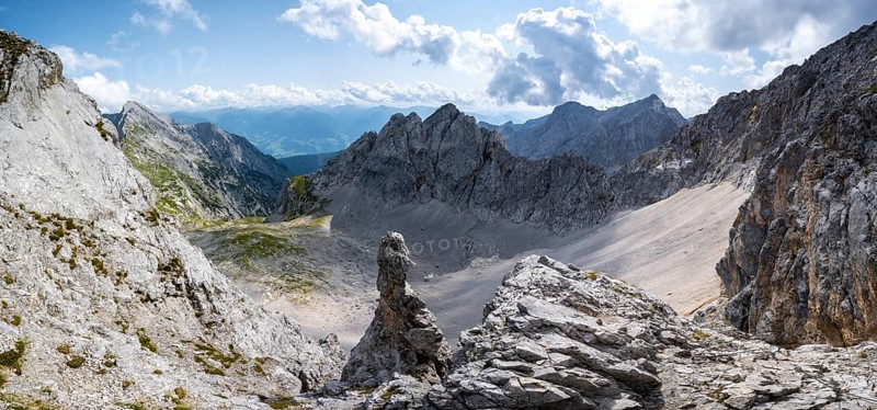 Rock outcrop on the via ferrata to Lamsenspitze