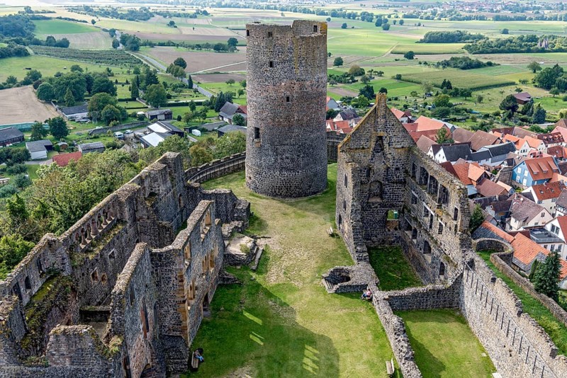 Romanesque Muenzenberg ruin
