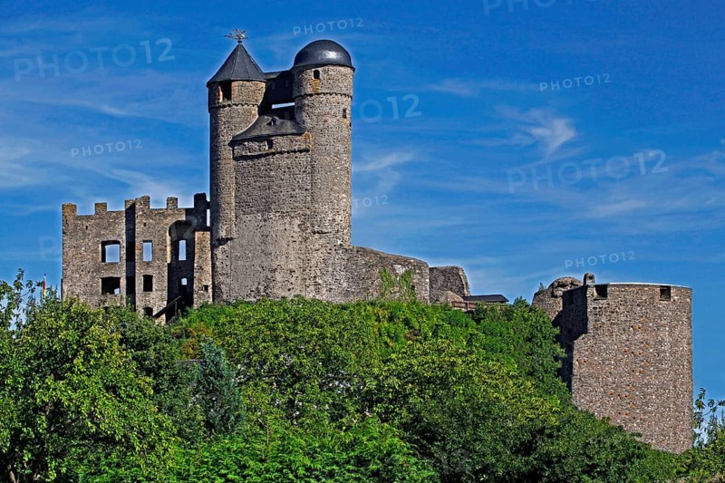 Castle built after 1226 by the Lords of Beilstein-Greifenstein