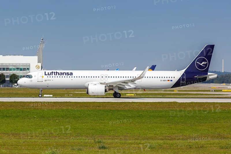 A Lufthansa Airbus A321neo aircraft with the registration D-AIEH at Munich Airport