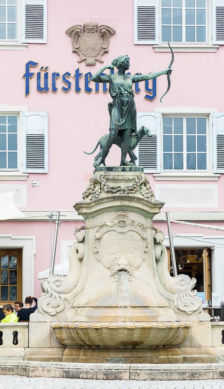 Diana Fountain in front of the Fuerstenberg Braeustueble on the Postplatz