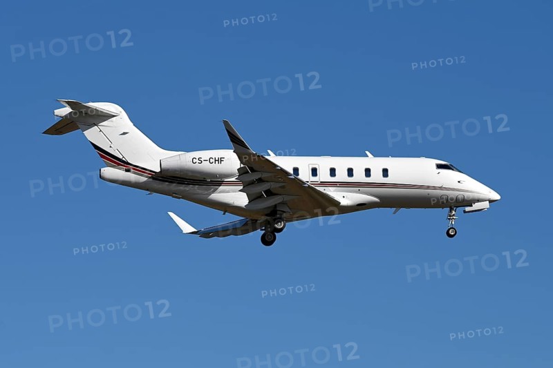 Aircraft NetJets Bombardier BD-100-1A10 Challenger 350