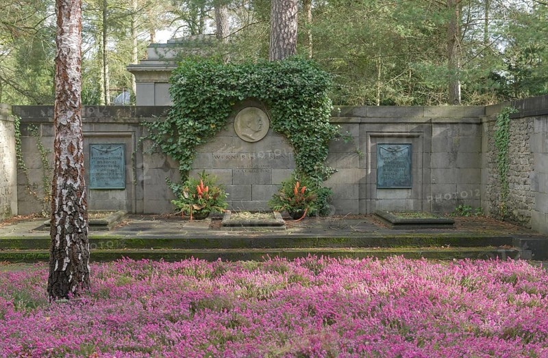Siemens family grave