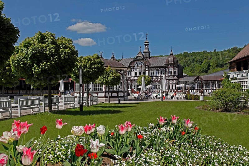 Middle building of the graduation house