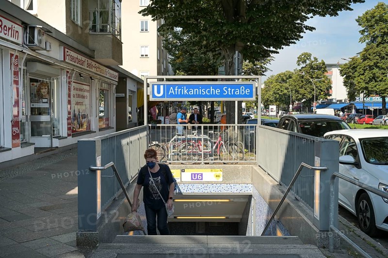 Afrikanische Strasse underground station