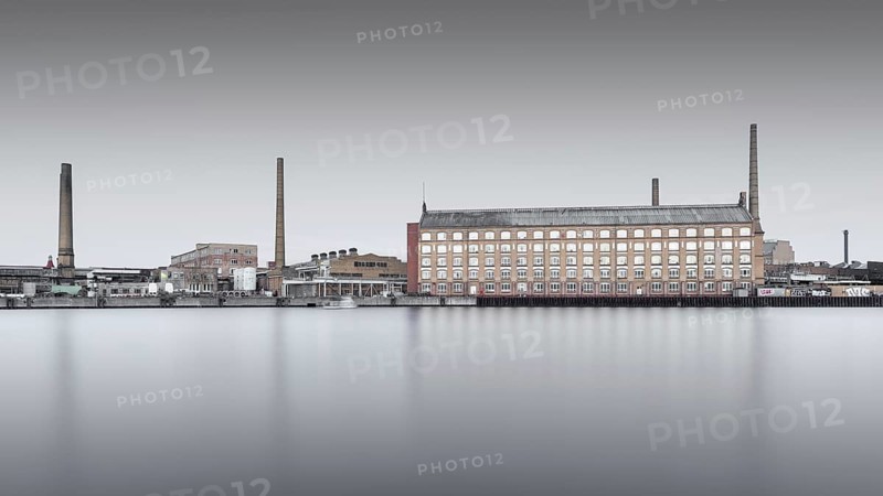 Industrial architecture on the Spree
