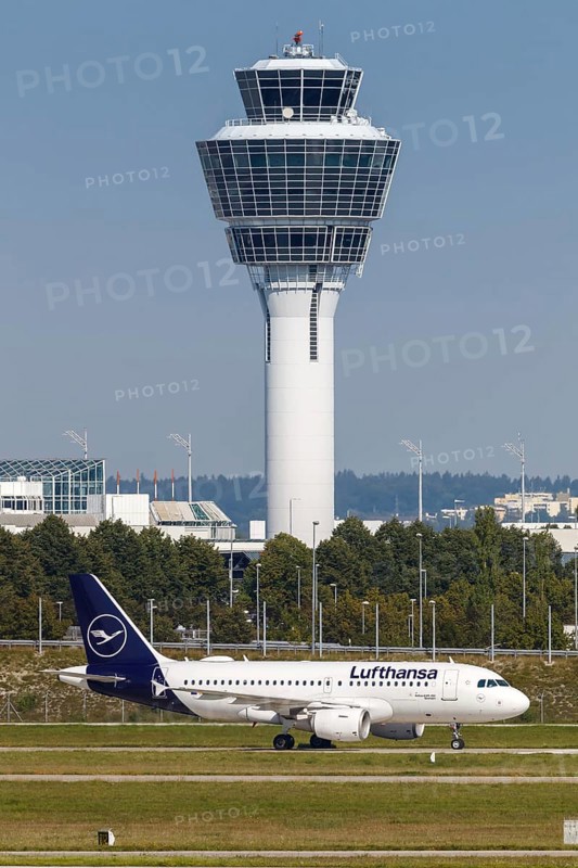 A Lufthansa Airbus A319 aircraft with the registration D-AIBF at Munich Airport