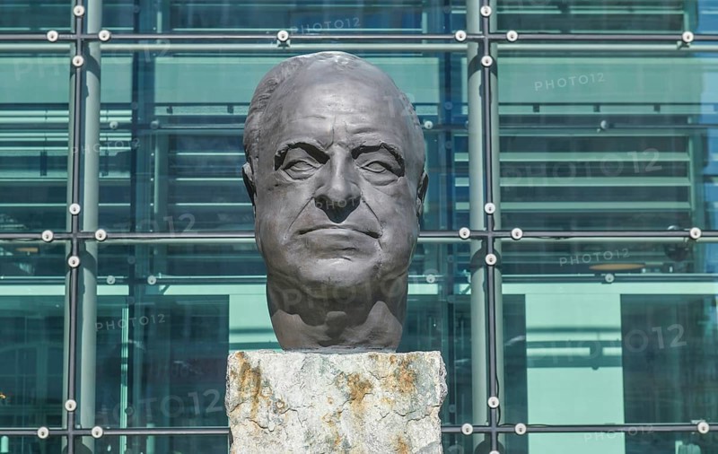 Bust