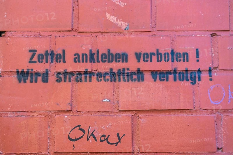 Sticking notes Prohibited