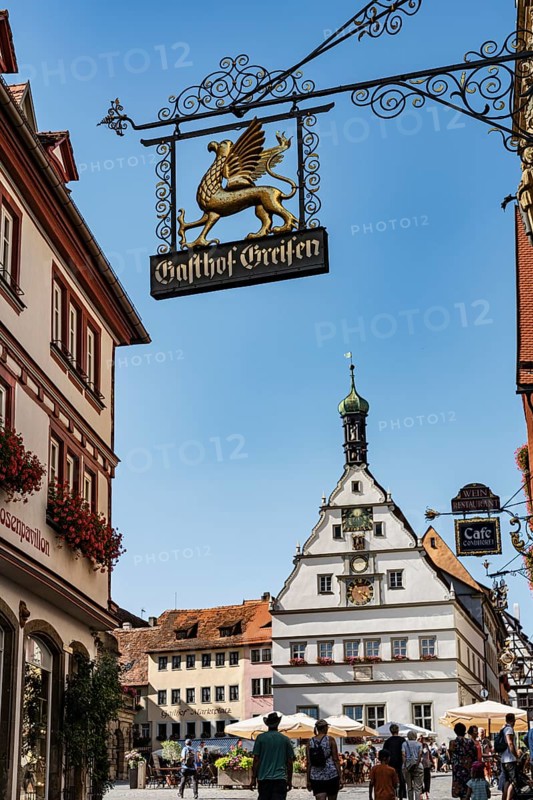 Cantilever sign